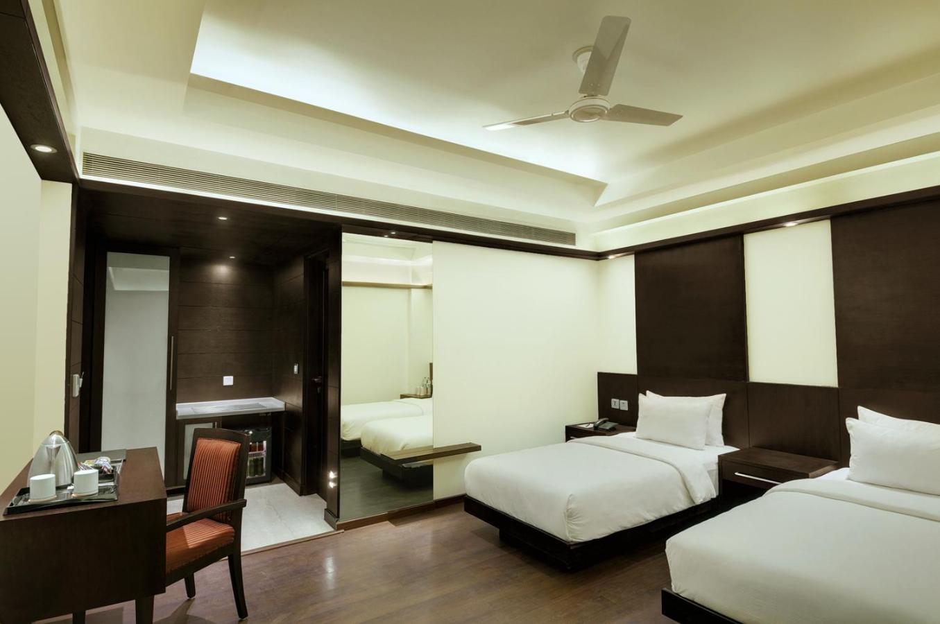 Hotel Godwin Deluxe -Free Airport Pickup -Traveller'S Choice Award Winner 2025 Нью-Делі Екстер'єр фото