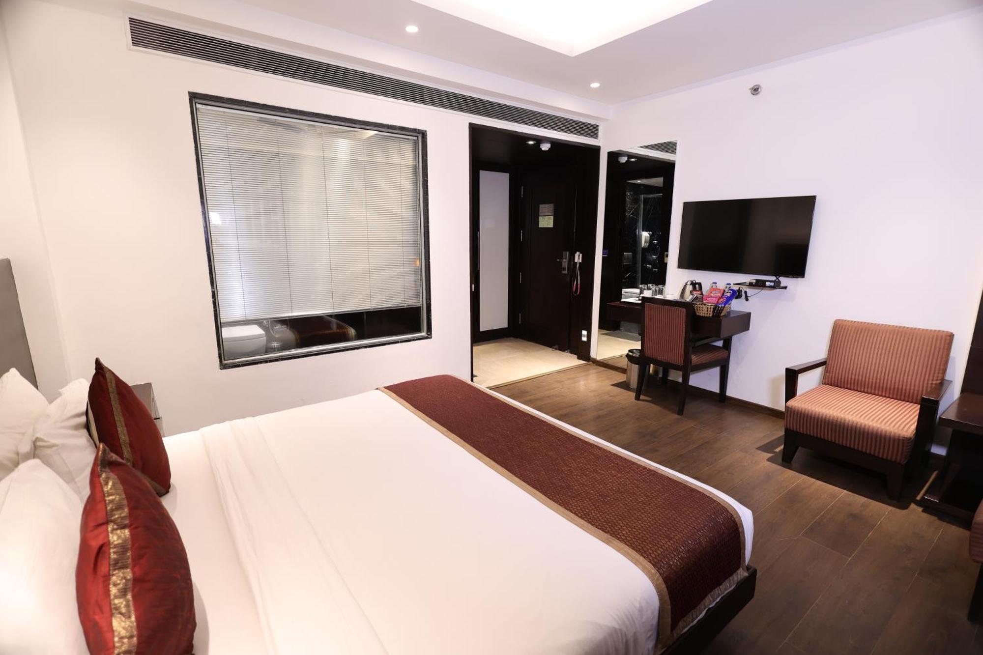 Hotel Godwin Deluxe -Free Airport Pickup -Traveller'S Choice Award Winner 2025 Нью-Делі Екстер'єр фото
